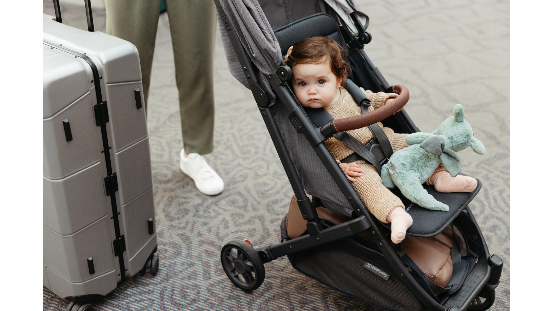 UPPAbaby Minu V3 in airport